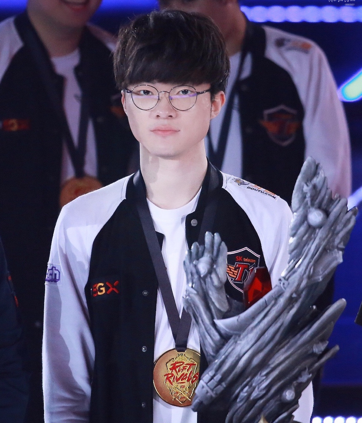 lpl夏季赛W2D5：Tangyuan交手Haichao，Neny对线Rookie