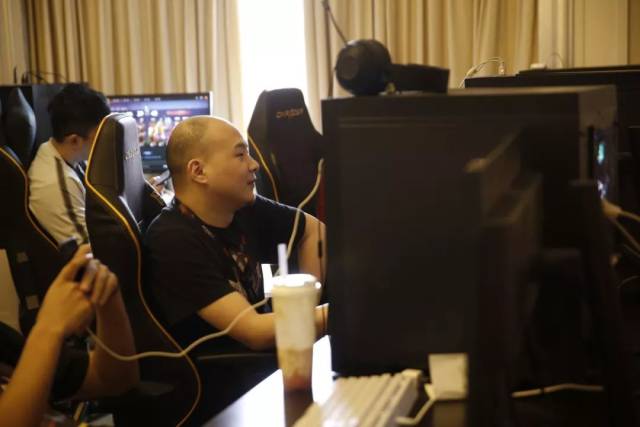 CSGO比分：EPL S12欧洲，丹麦一哥之战，Astralis竟0：2不敌Heroic