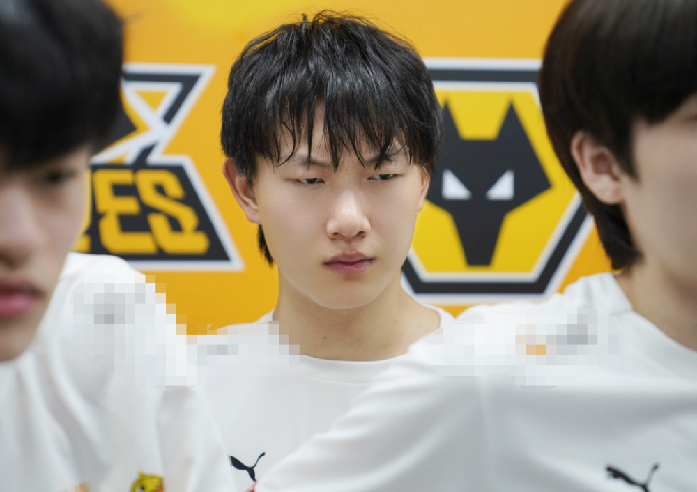 底线比你高！ HamBak 的 Wei 免费把钥匙给了 Cuzz 的Zyra，而 KT Rolster 稳稳地击败了 OKSavingsBank BRION 。