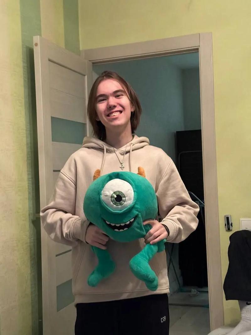 LPL英文流解说表示：只有LPL决赛不是3-0，真是太好了