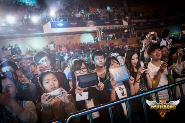 在第一场比赛中取得了大胜！Fisher Yongen 在团队战中击败了 ucal Akali， Nongshim RedForce 轻松击败了 DRX ，赢得了第一场比赛