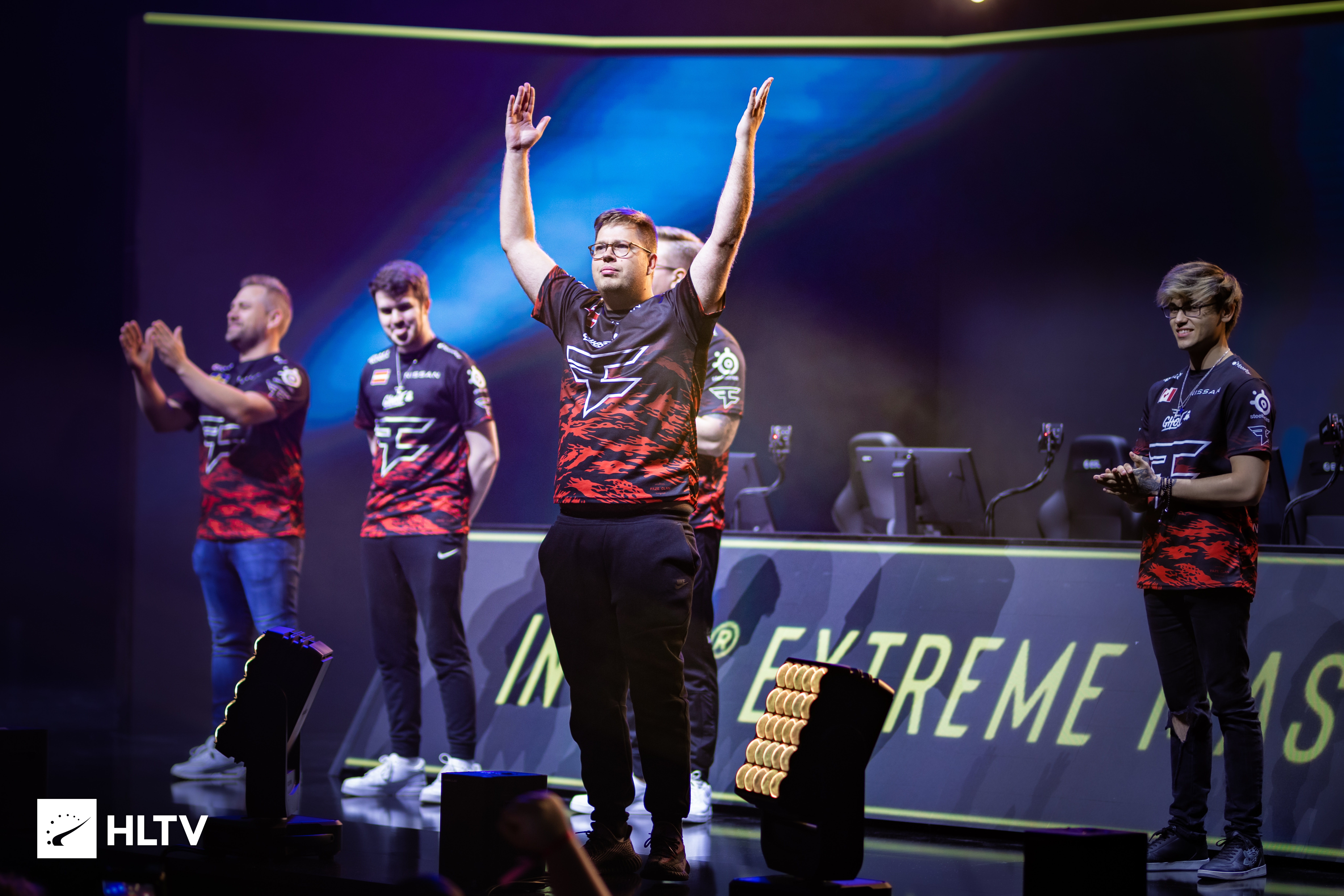 EDG官博：常规赛的征程已经落下帷幕 季后赛的大门正式向我们敞开